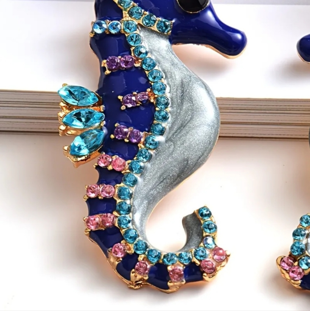 🌺Seahorse Rhinestone Dangle Earings Resort Wear Beach Wear Vacation Wear - Picture 6 of 6